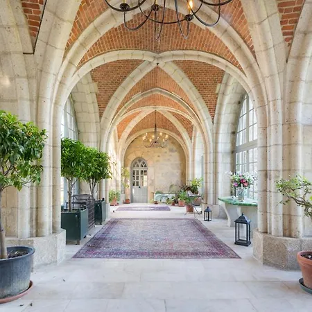 Chateau Sleeps 10 Pool Wifi 펜션
